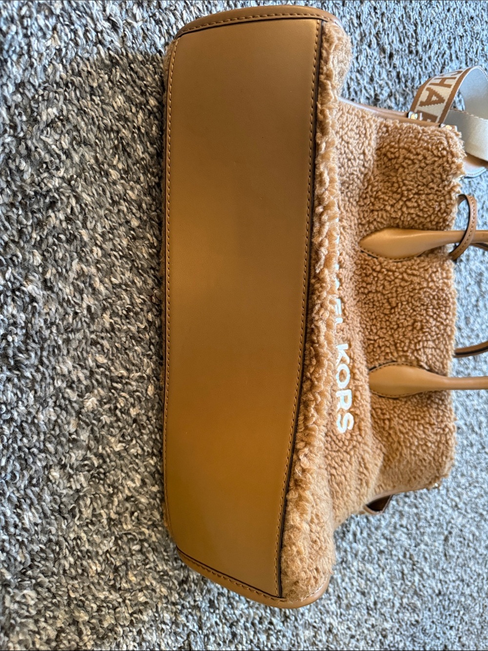 MICHAEL KORS Tan Shearling Tote with Logo Strap - Picture 2 of 8